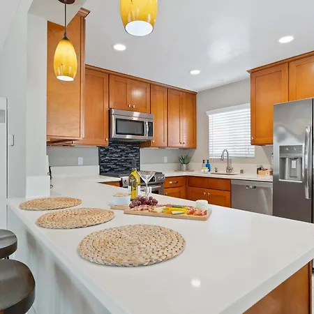 Endless Summer Beach Retreat- In The Heart Of Ob
